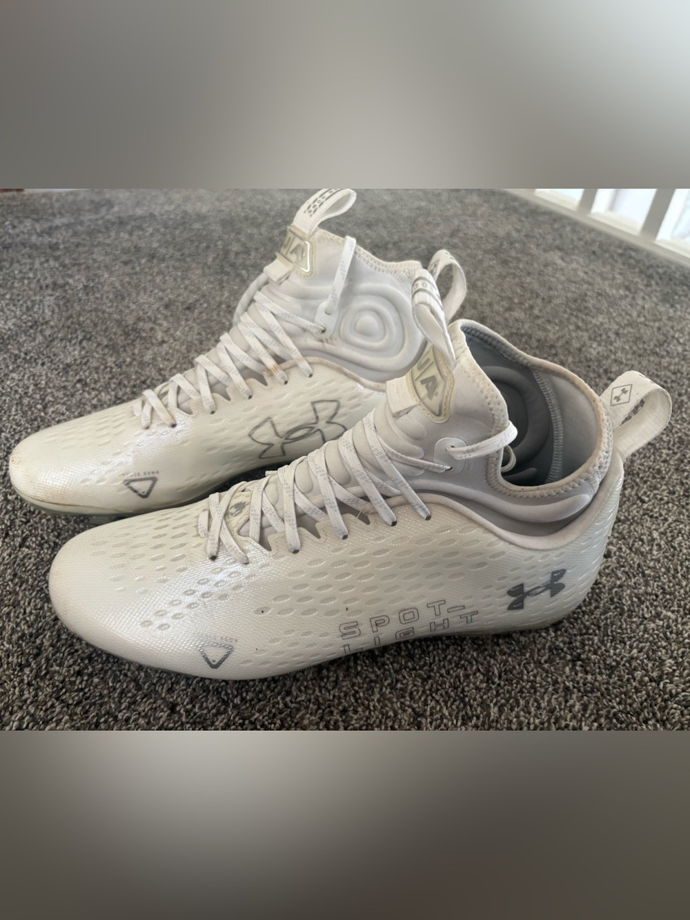 Under Armour Spotlight Lux 2.0 Men’s White Athletic Cleats Size 12